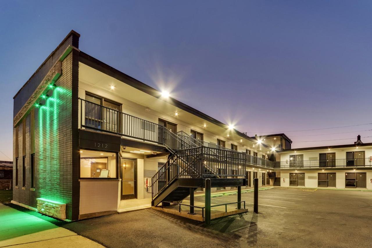 The Shamrock Hotel Cicero Exterior photo