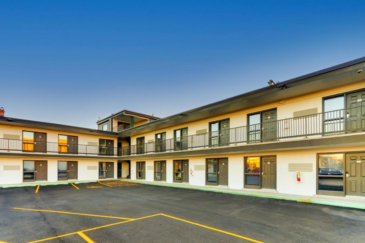 The Shamrock Hotel Cicero Exterior photo